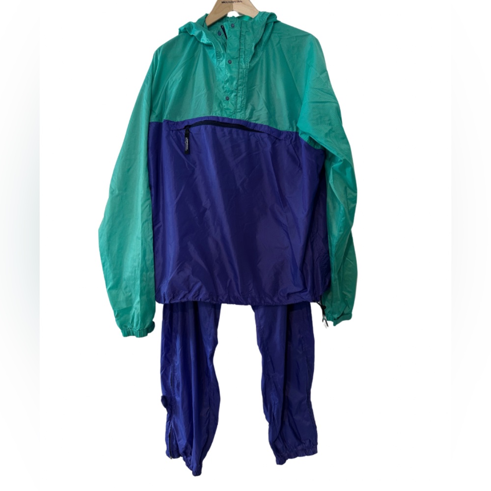Patagonia Teal and Purple Windbreaker Jacket (Colorblock)
